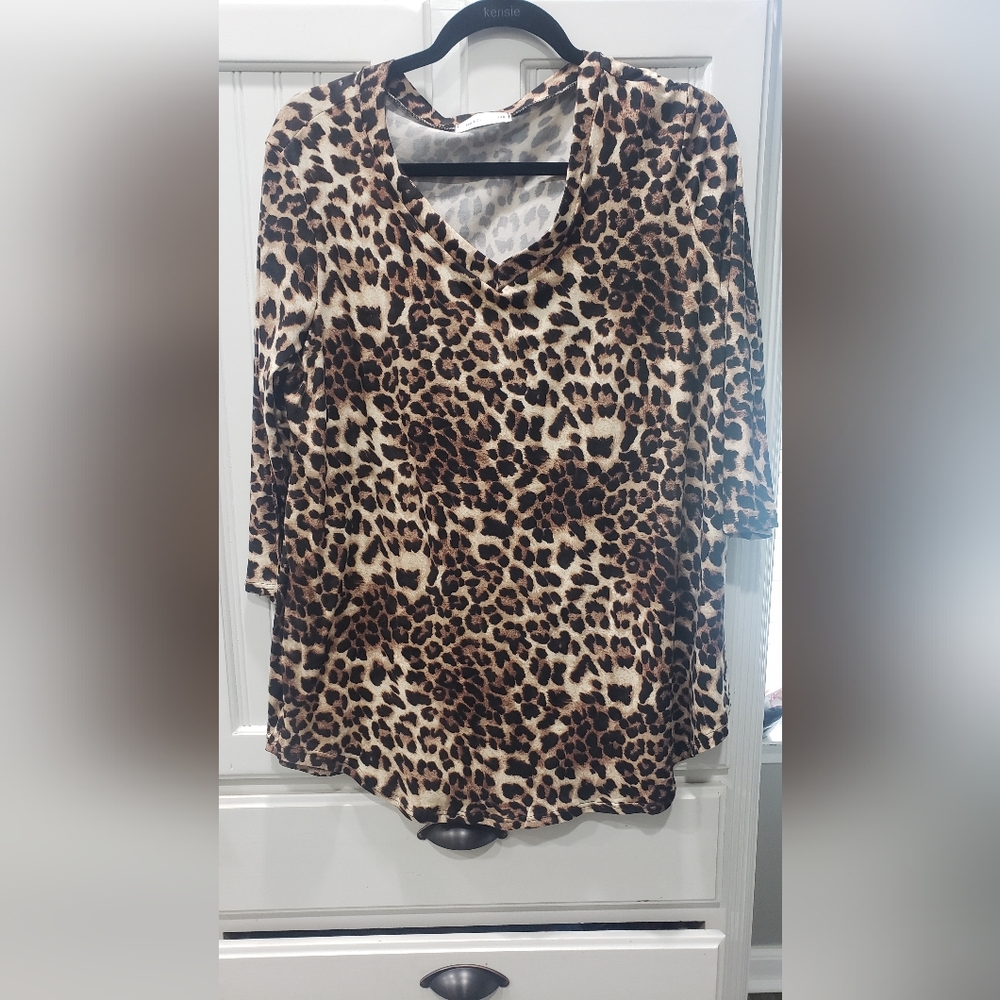 NWOT Reb & J. TOP -XLARGE